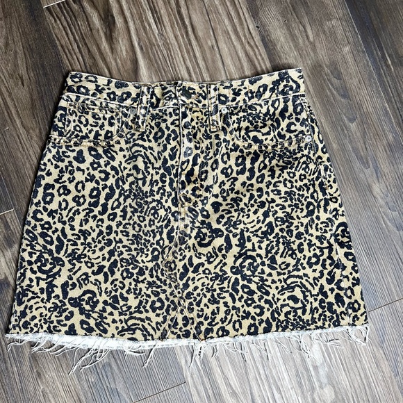 Madewell Dresses & Skirts - Cheetah print denim skirt